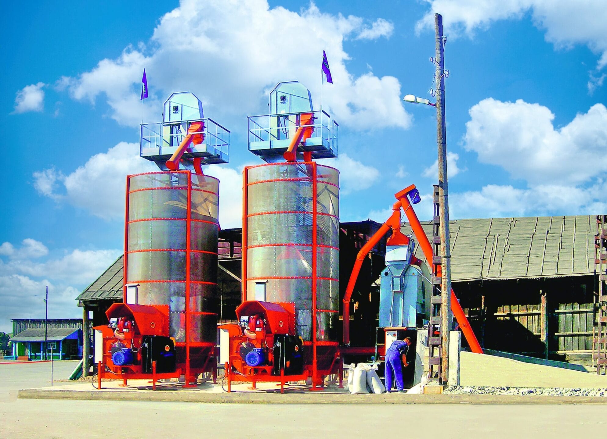 Мобильные зерносушилки Агрекс с очисткой зерна и нориями