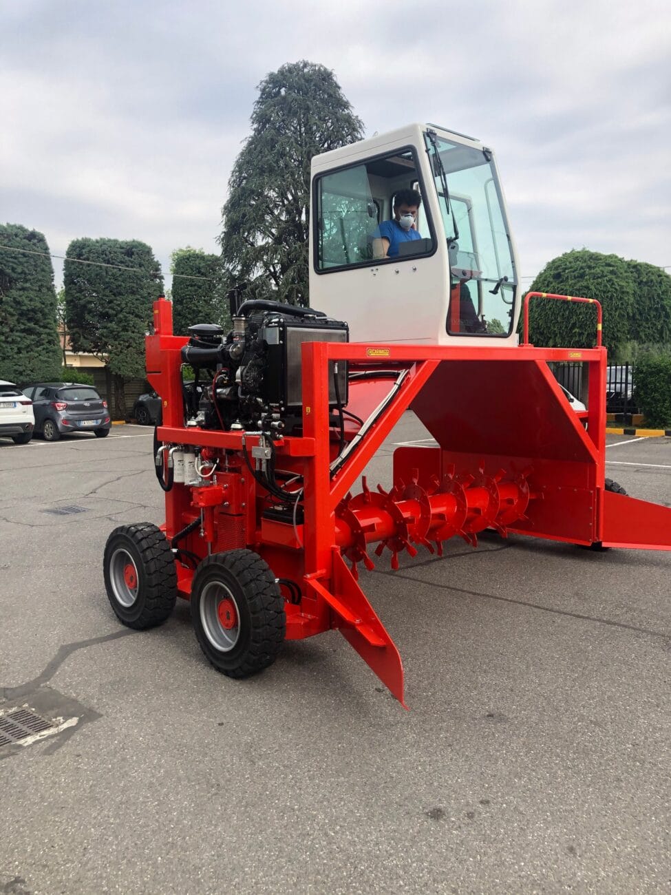 Ворошитель компоста Caravaggi с кабиной