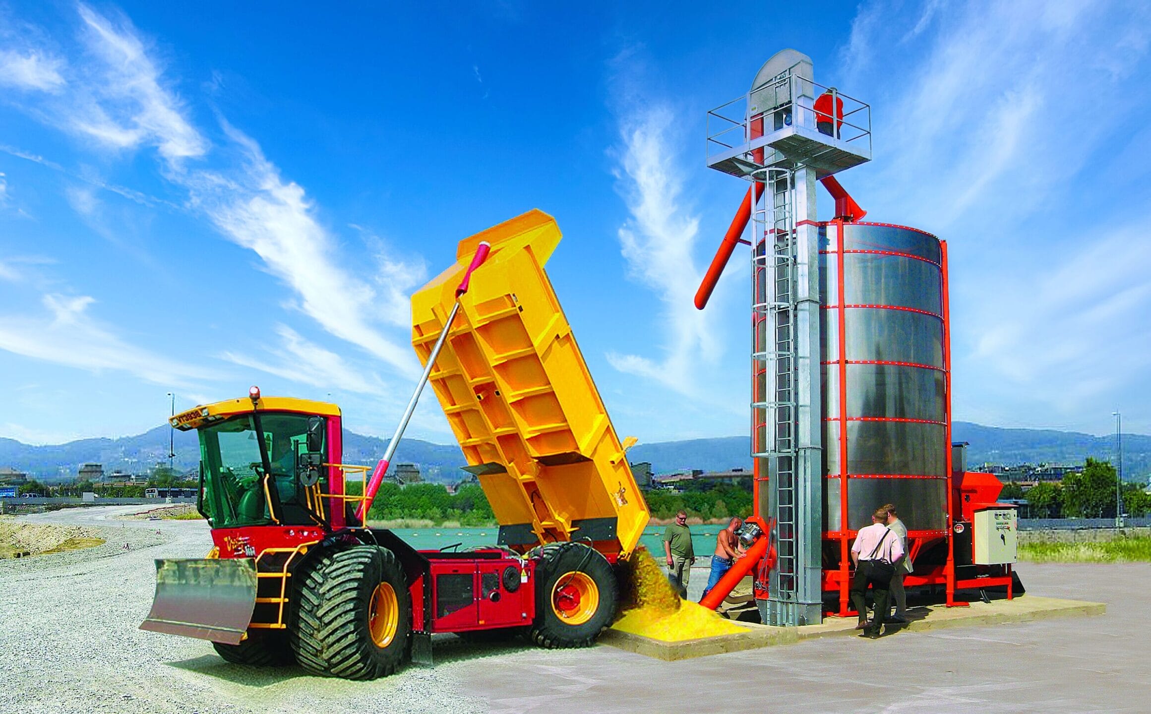 Мобильная зерносушилка с ковшевой норией