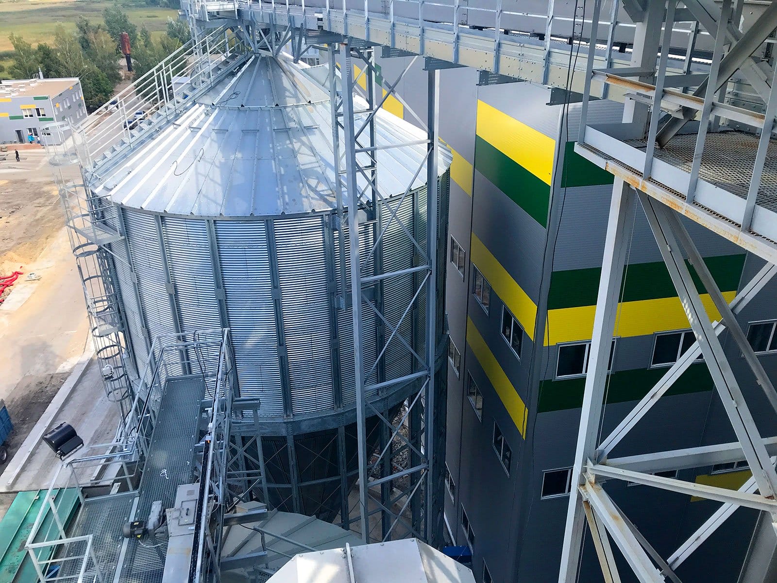 Силос или бункер для зерна?