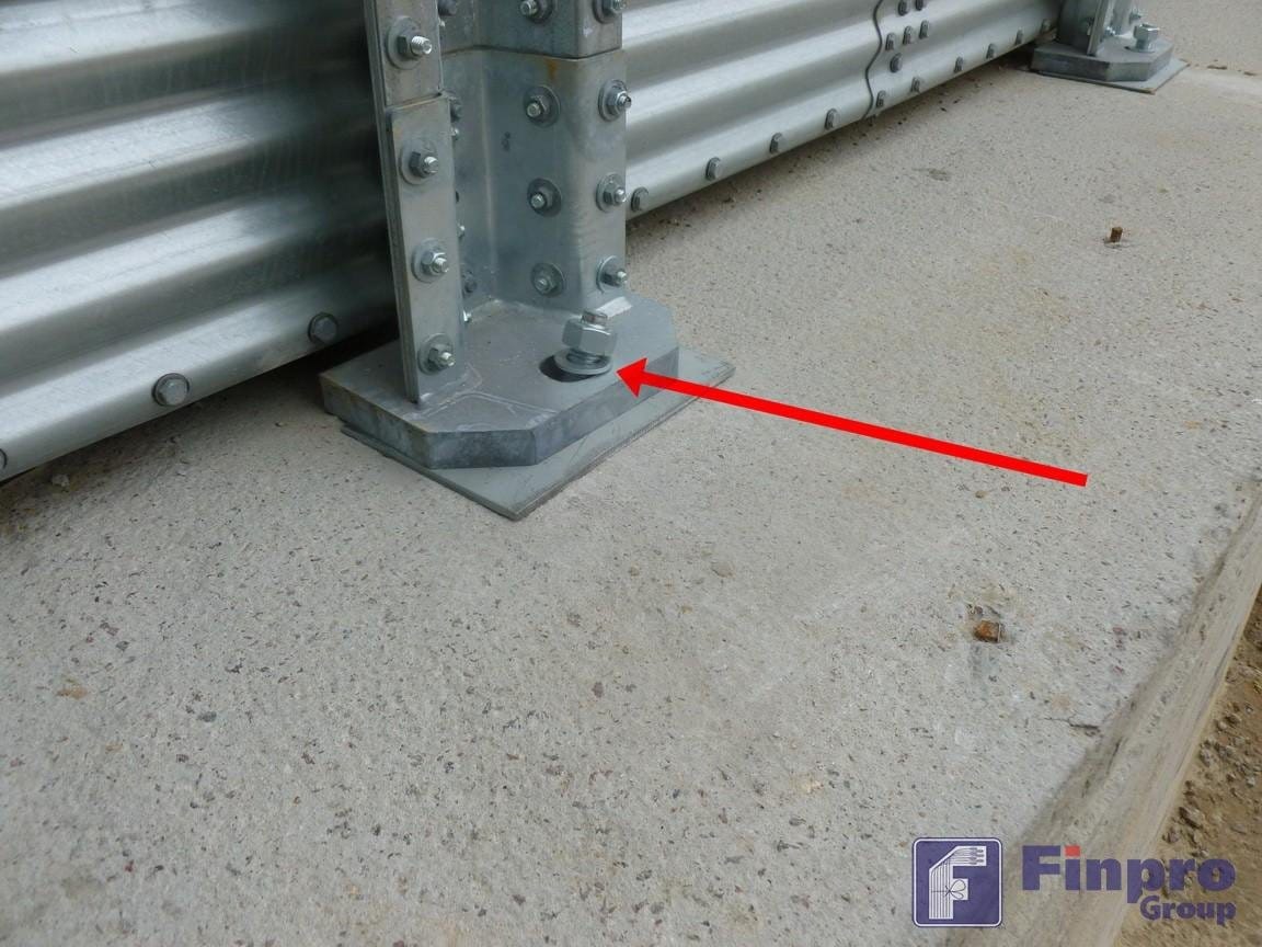 Неправильне кріплення силосу до фундаменту