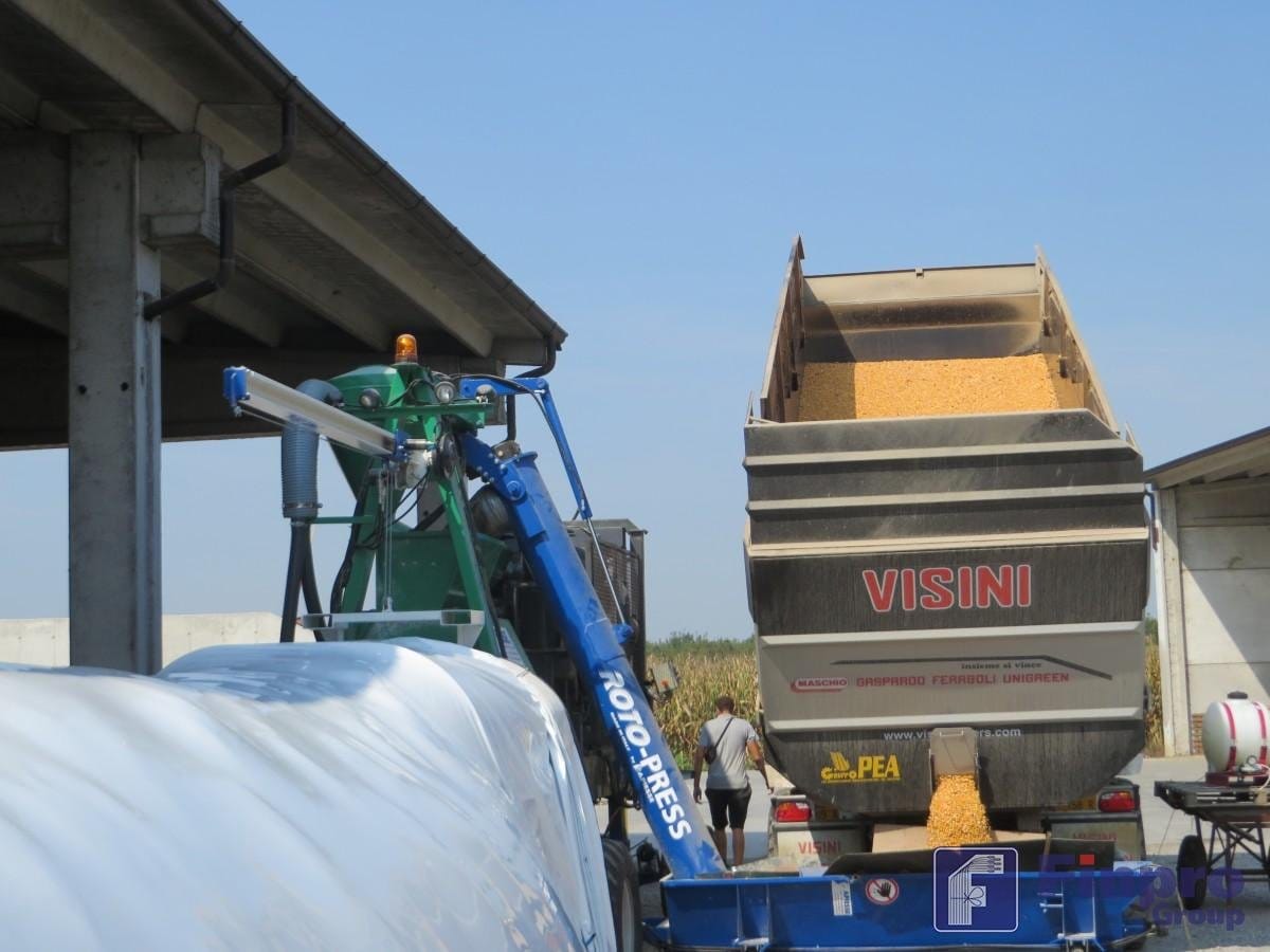 Машины за запаковки и распаковки полиэтиленовых рукавов