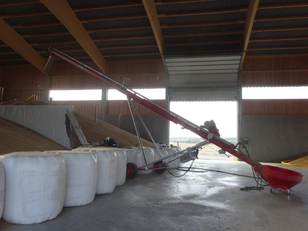 Зерновой передвижной перегружатель для склада