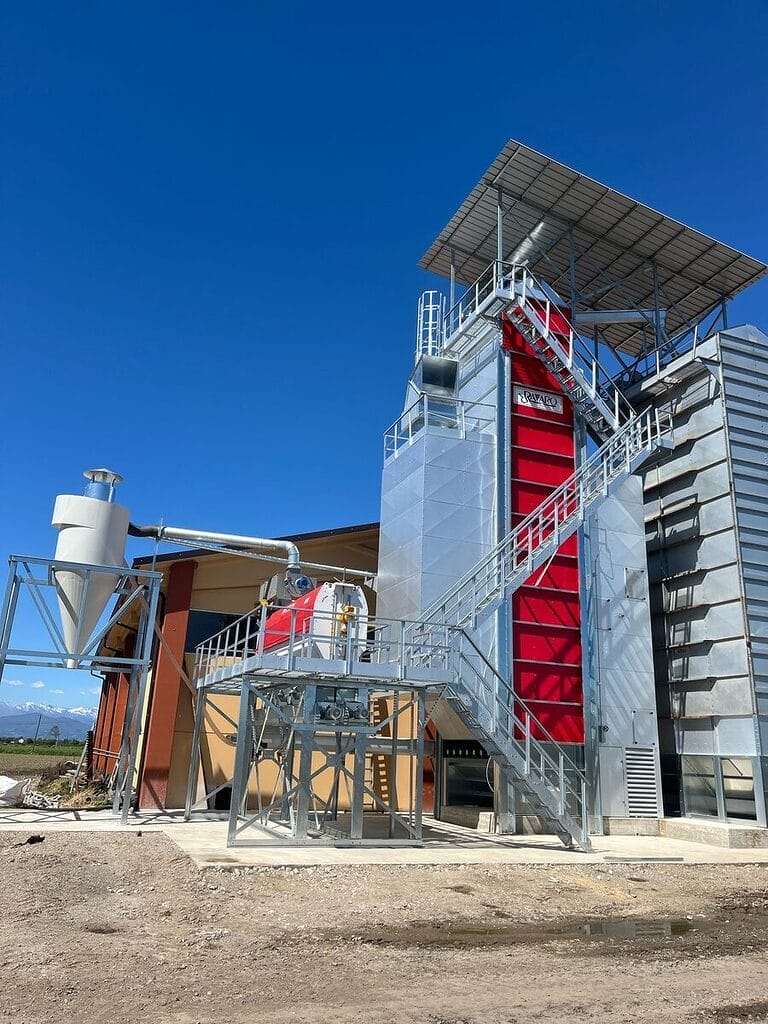 Шахтная порционная зерносушилка с отдельным охладителем