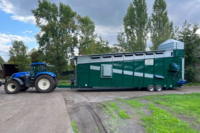 Мобільна зерносушарка Alvan Blanch DF25000